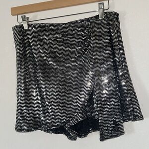 ✨ NWT ZARA medium silver + black sequin sparkle skort New Years Eve/Holiday